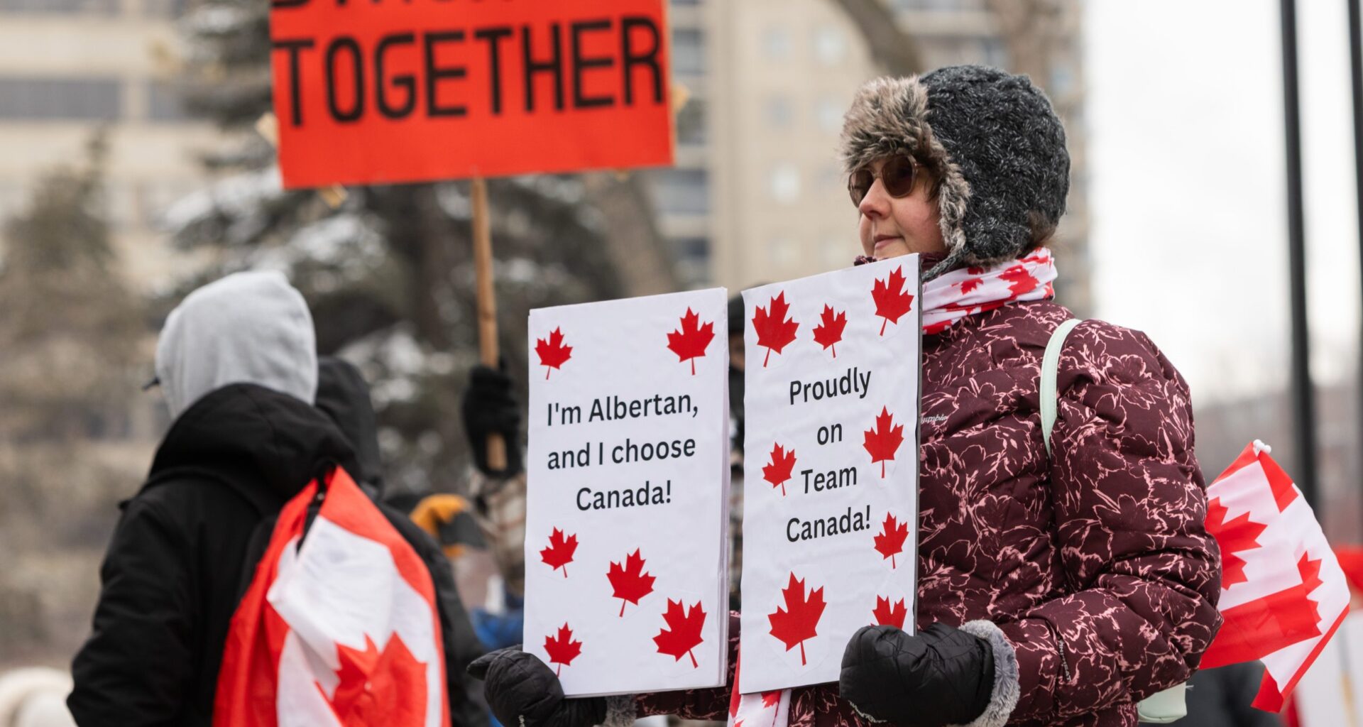 Albertans react to looming referendum during weekend rally, call-in radio show