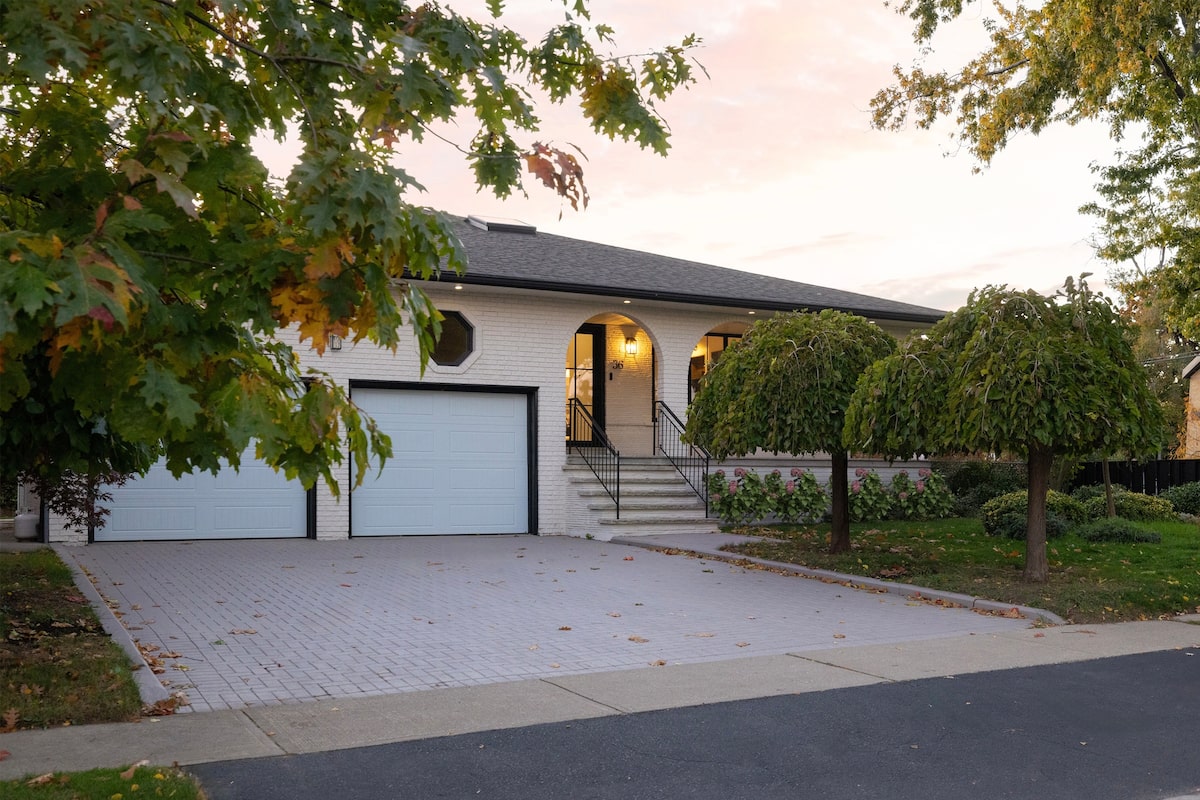 Two offers on designer’s Toronto home after price slashed by $600,000