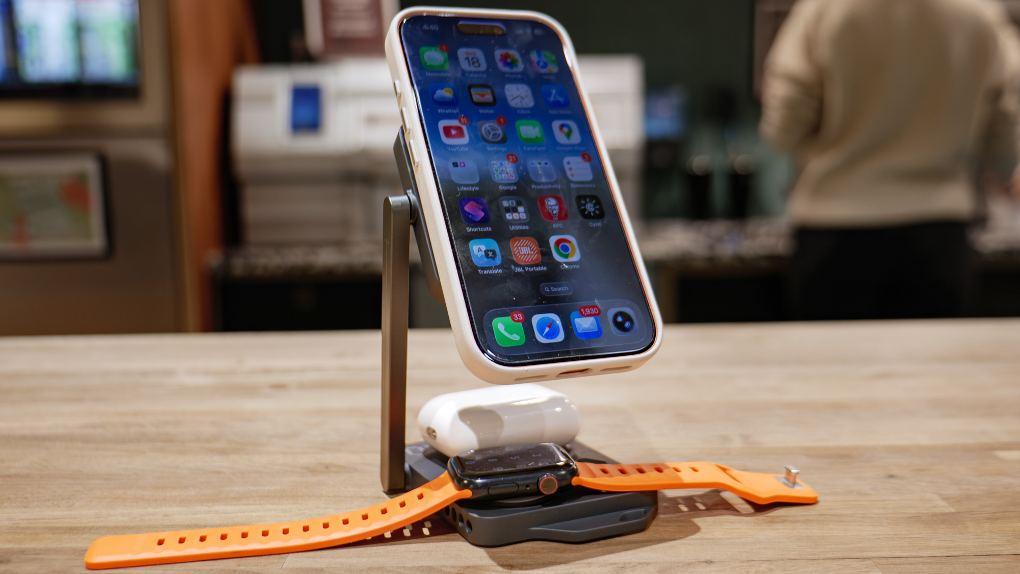 Aulumu M01 4-in-1 Folding Wireless Charging Station.