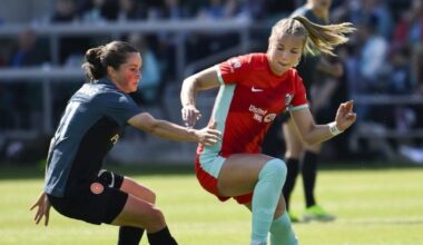 Bay FC acquires Claire Hutton in $1.1 million transfer from Kansas City Current