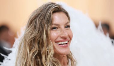 Gisele Bündchen Reveals Exact Ab Workout in Radiant, Makeup-Free Video