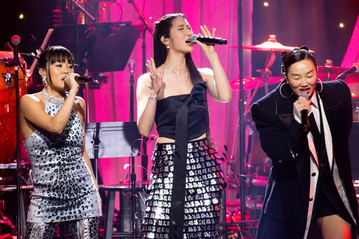 Clive Davis Pre-Grammy Gala Rei Ami, EJAE and Audrey Nuna stood next to each other on