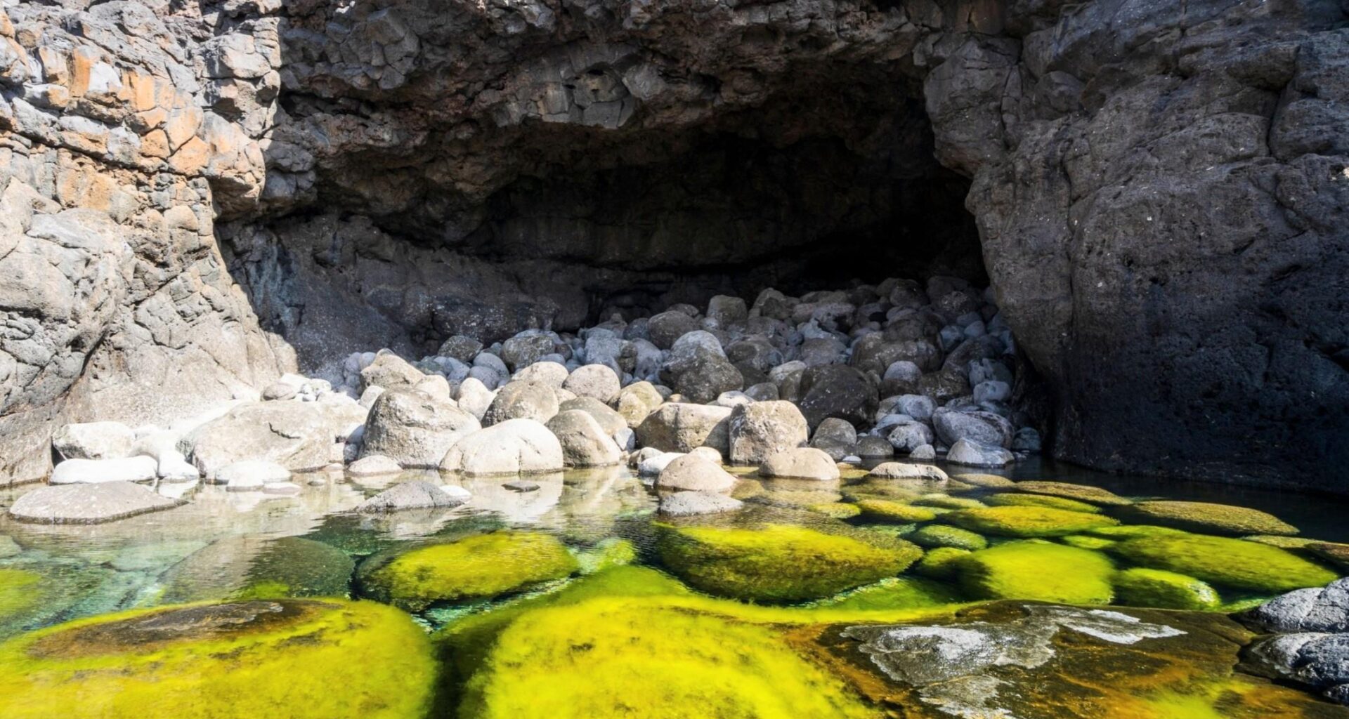 Most groundwater microbes live on rocks, not in the water