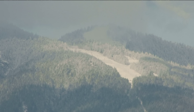 Grouse Grind re-closes after winter weather on North Shore