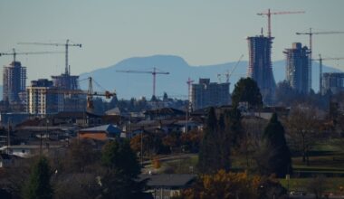 Canadian home sales drop as prices hit lowest level since 2021