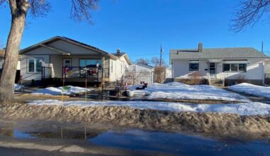 Edmontonian buys neighbouring house to prevent infill development - Edmonton