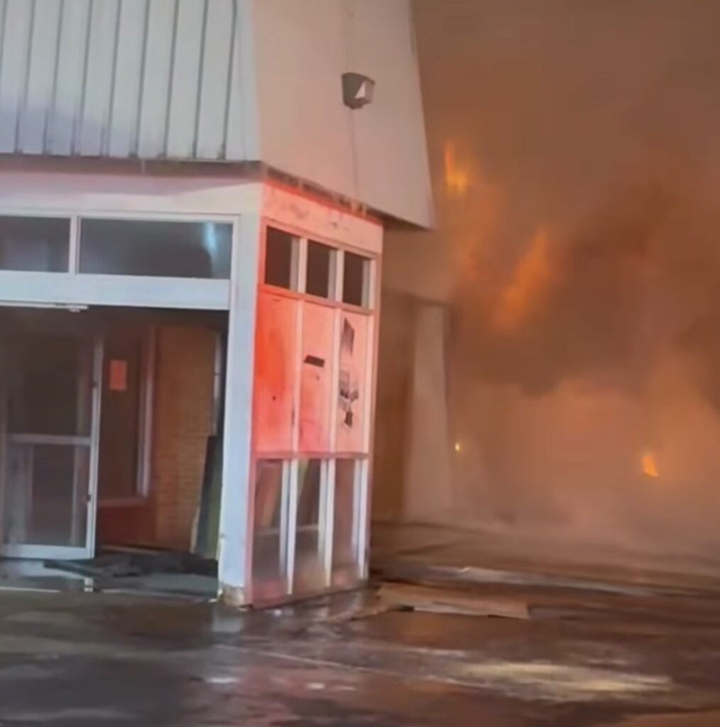 Fire damages empty Dartmouth business