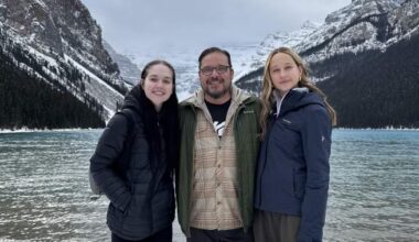 ‘Beyond horrific’ crash kills Calgary father, severely injures daughter in Edmonton