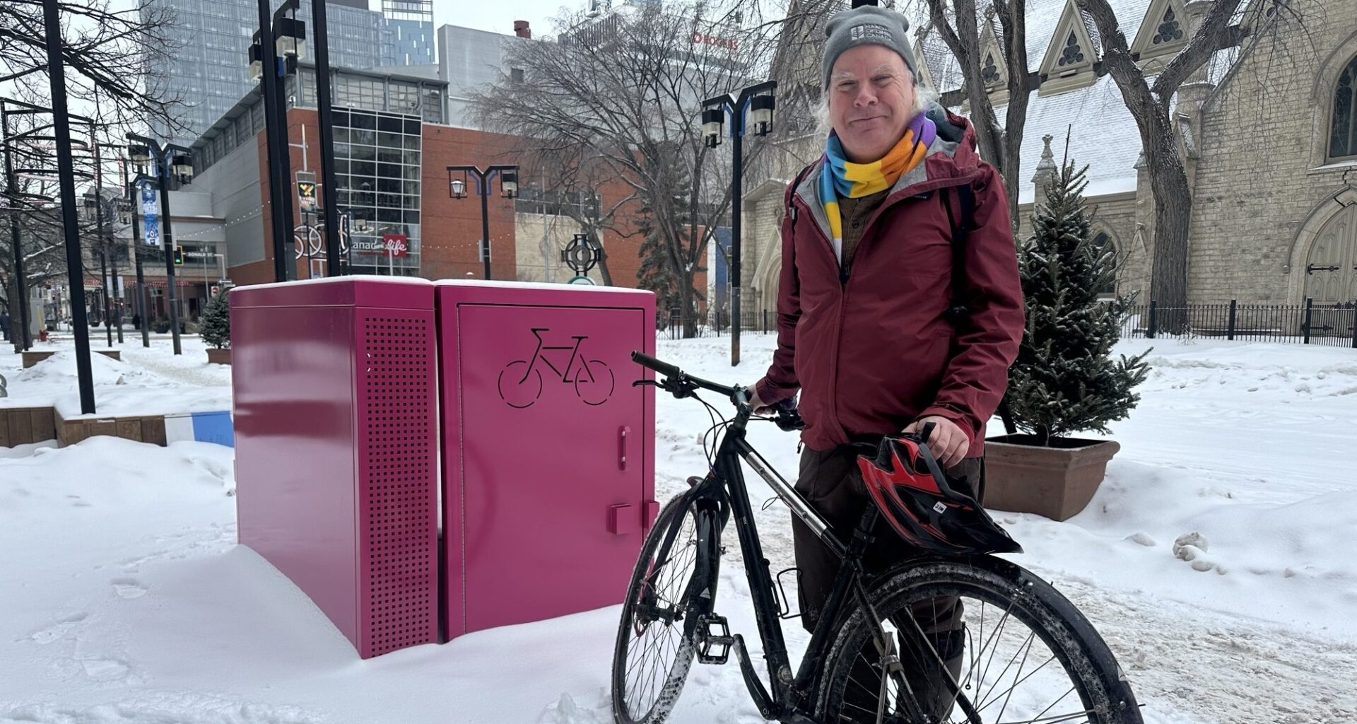 Cycling community welcomes new bike lockers in Winnipeg’s downtown, calls for more projects