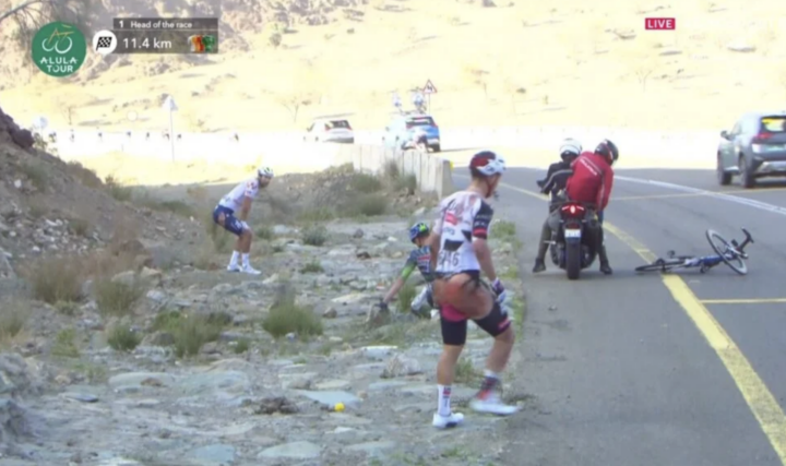 Crash stage 3 AlUla Tour 