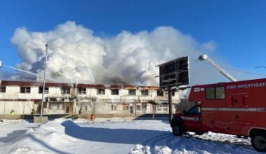Edmonton firefighters battle blaze in abandoned west end hotel