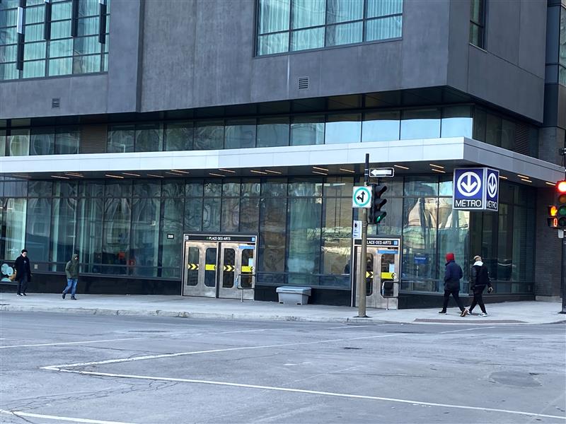 30-year-old man injured in stabbing at Montreal metro station