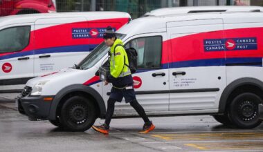 Ottawa provides Canada Post with $1.01-billion loan to keep services running