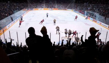 Oshawa Generals apologizing after sending letter asking smelly fans to shower before game - CTV News