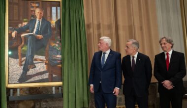 Harper continues call for national unity at portrait unveiling
