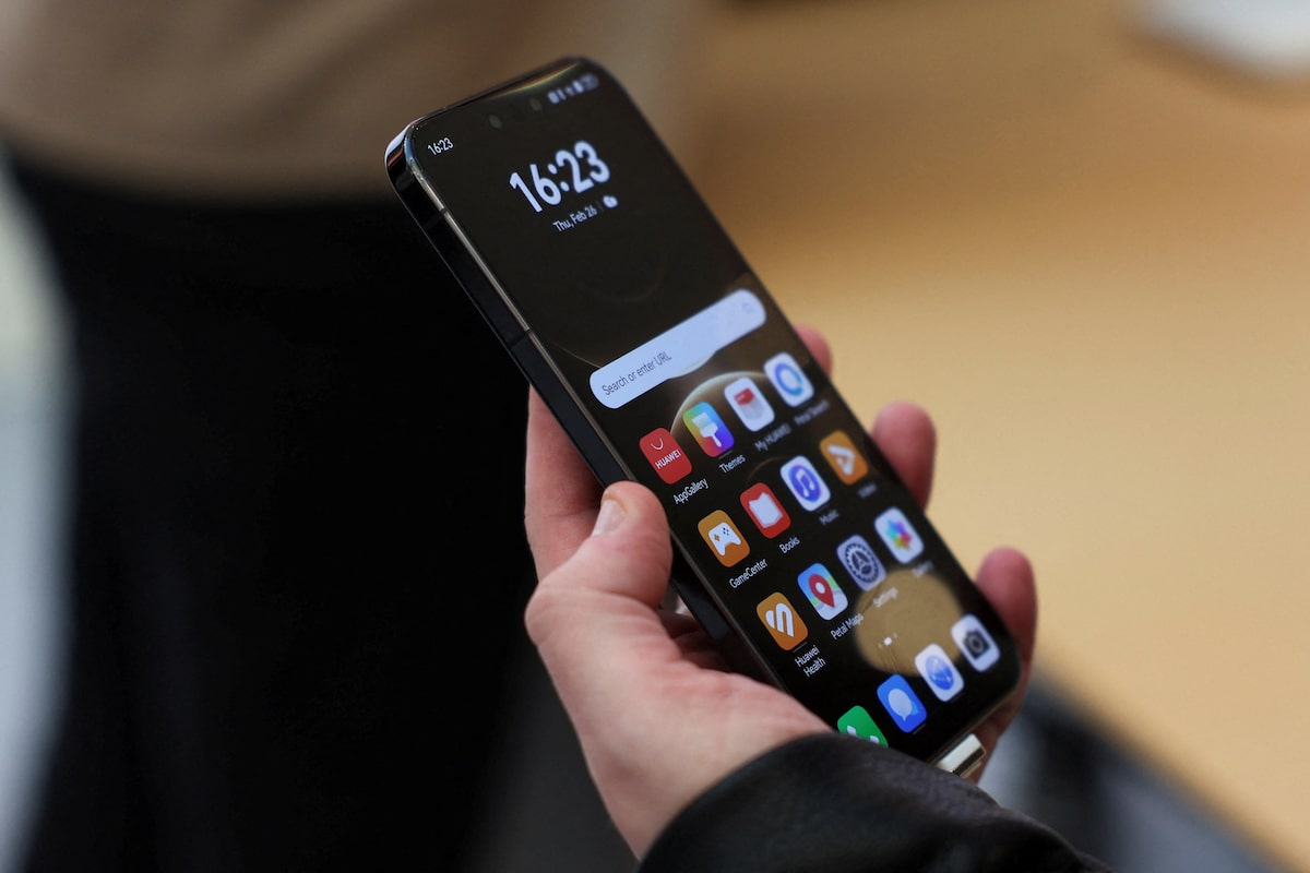 Smartphone market faces biggest decline ever in 2026, analysts say