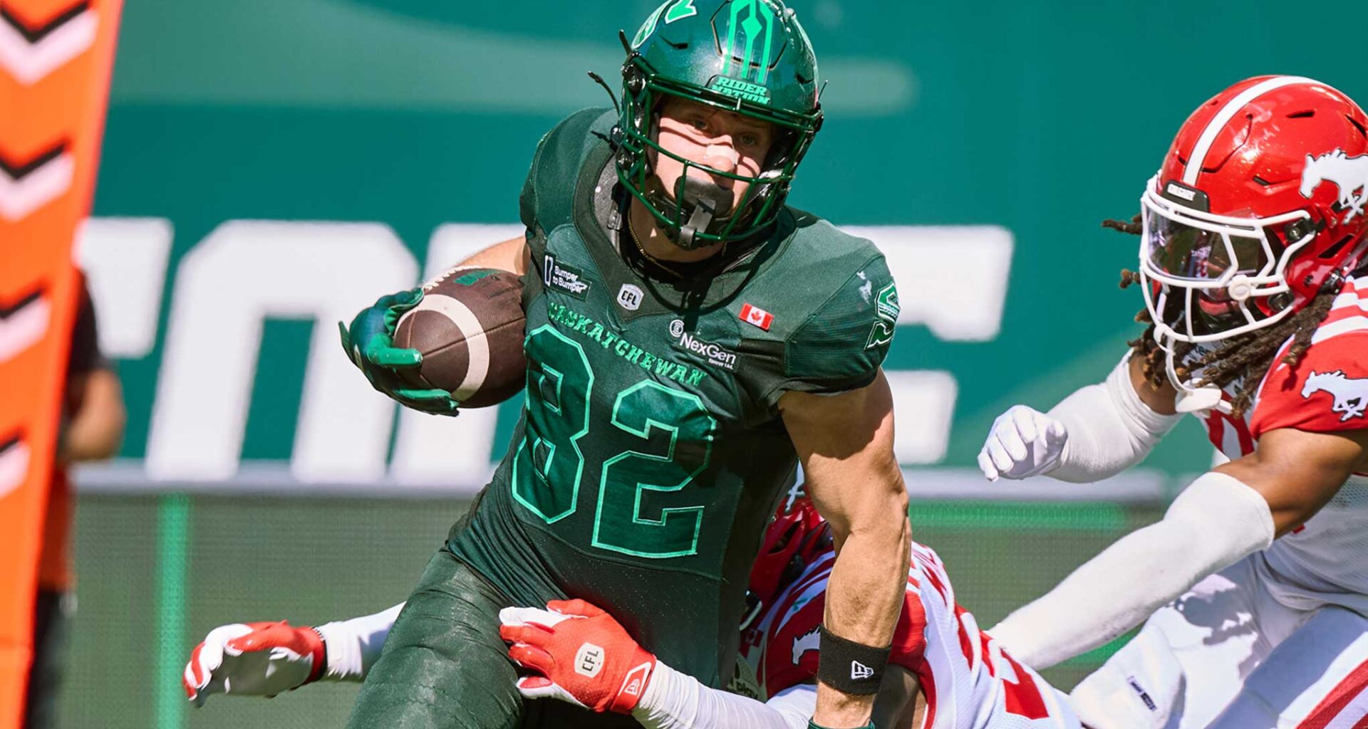 Elks sign receiver Joe Robustelli through 2026