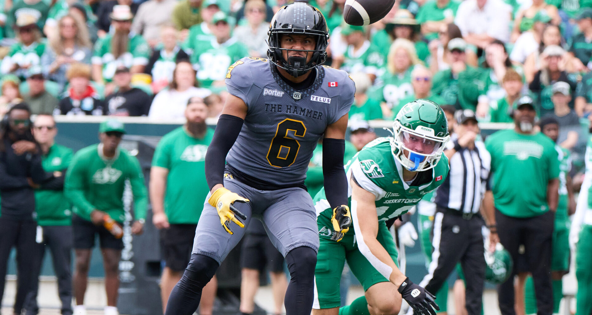 Bombers sign defensive back Jonathan Moxey to two-year deal