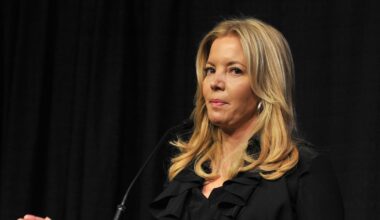 Jeanie Buss says father Jerry would approve of Los Angeles Lakers sale