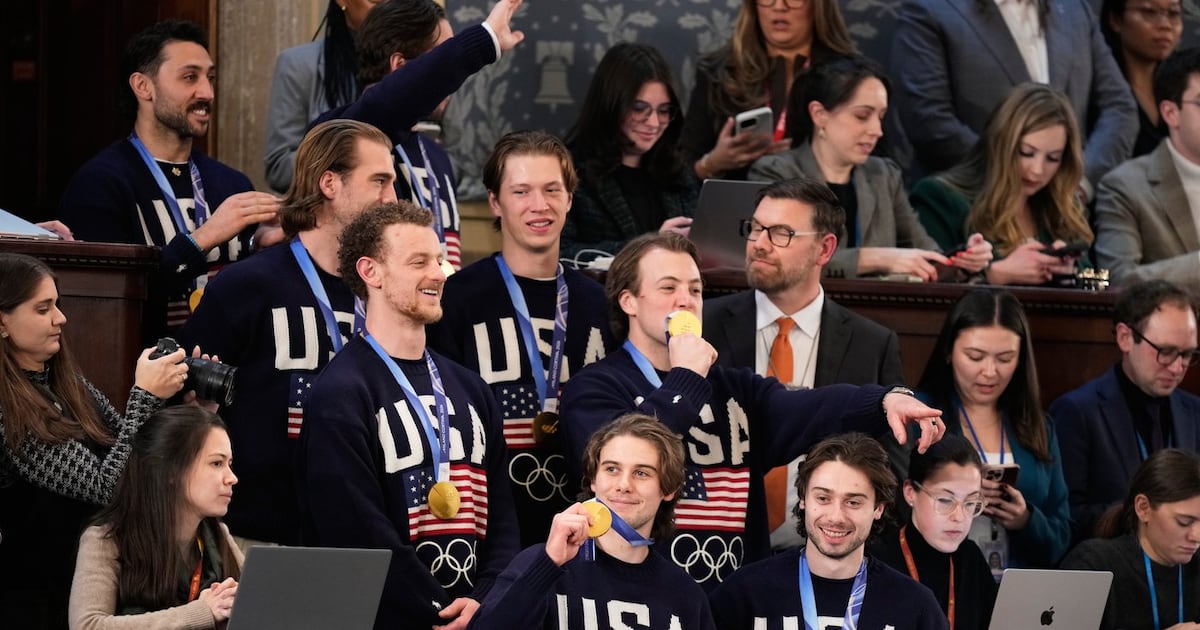 U.S. men’s hockey team visits Trump at the White House on its way to his State of the Union - CTV News