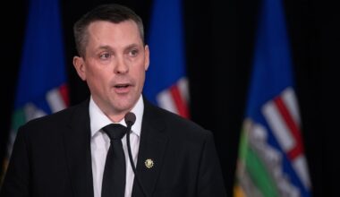 Economists unsurprised by big Alberta deficit given low prices for oil - CTV News