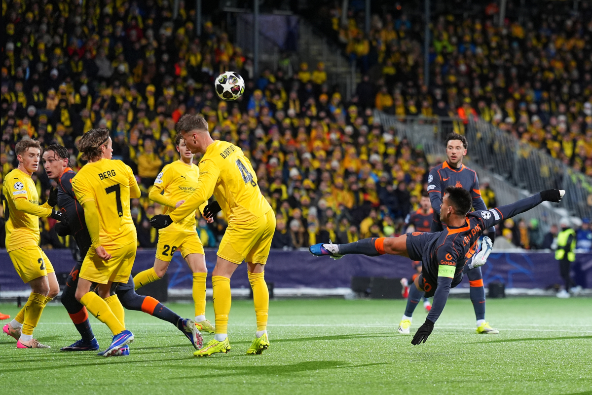 BODO, NORWAY - FEBRUARY 18: Lautaro Martinez of FC Internazionale Milano attempts a scissor kick during the UEFA Champions League 2025/26 League Knockout Play-off First Leg match between FK Bodo/Glimt and FC Internazionale Milano at Aspmyra Stadion on February 18, 2026 in Bodo, Norway. (Photo by Martin Ole Wold/Getty Images)