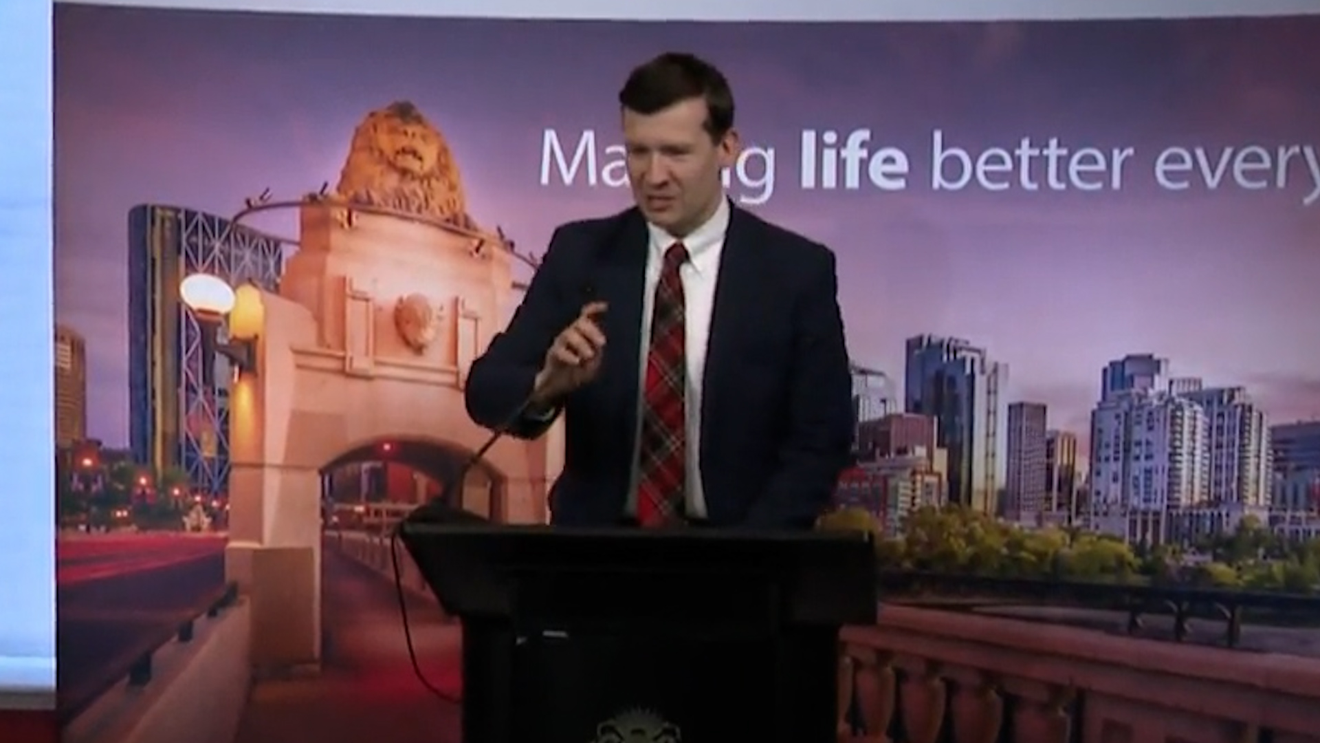 Click to play video: 'Calgary’s budget applauded, but ‘sustainability’ of spending questioned'