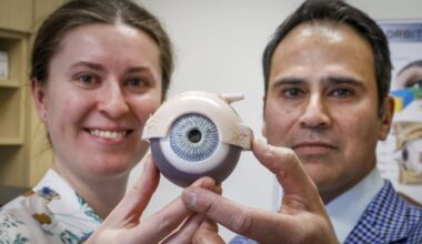 Ukrainian eye doctor training in Calgary to better help wounded