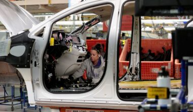 Stellantis to add third production shift at Windsor plant