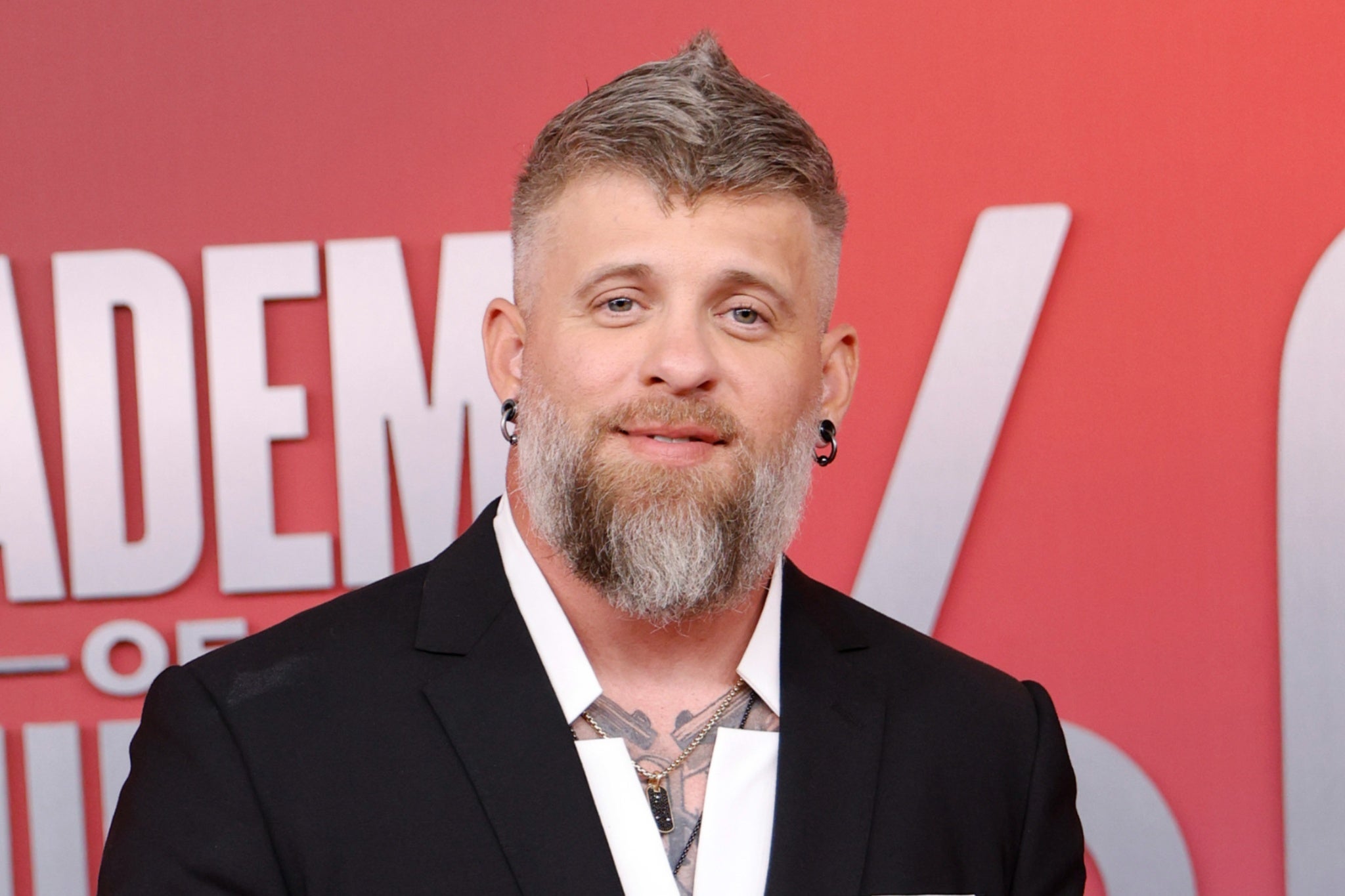 Brantley Gilbert says he ‘loves’ America ‘despite its flaws’