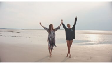 Amy Adams Tries, But Melodrama Disappoints