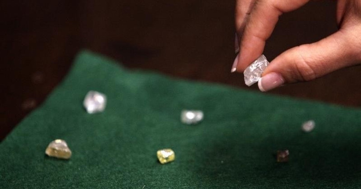 Africa’s largest diamond miner posts $511 million loss amid weak Chinese demand and U.S. tariff pressures