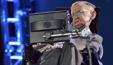 Stephen Hawking, scientist: “Quiet and silent people are the ones who have the strongest and loudest minds”