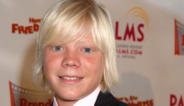 Super Bowl Winner, 62, Dies in House Fire - The Daily Beast