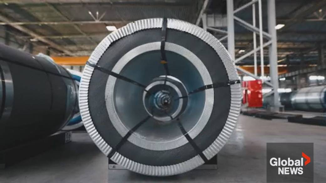 Click to play video: 'Trump could scale back aluminum and steel tariffs ahead of midterms: report'