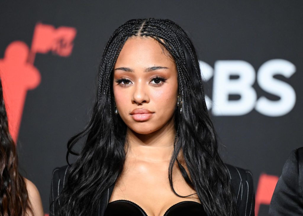 Manon of KATSEYE Hiatus Announcement: Celebrities Offering Support