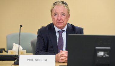 Sheegl defends meetings with contract bidder