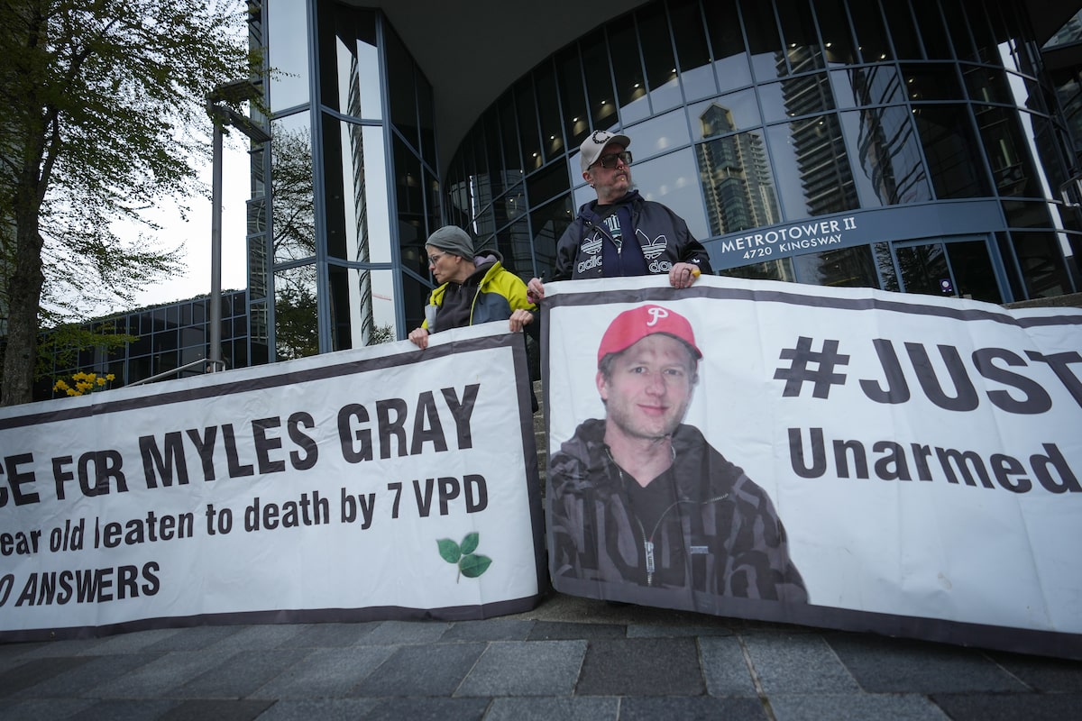 Vancouver police officer faces questions on events before death of Myles Gray