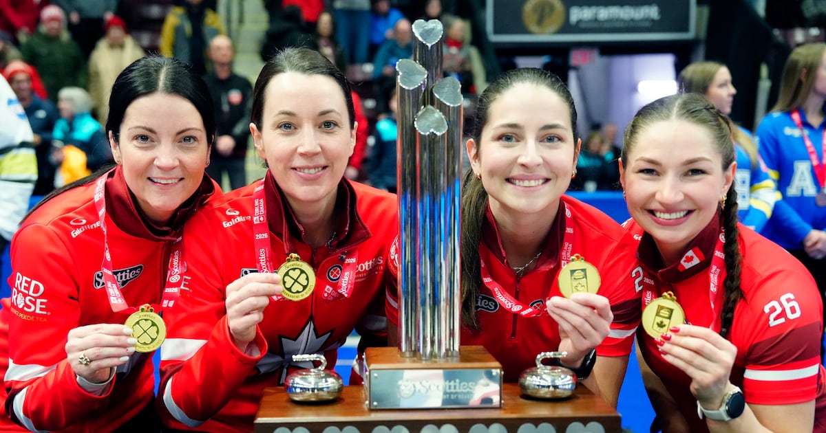 Kerri Einarson beats Kaitlyn Lawes to win Scotties Tournament of Hearts
