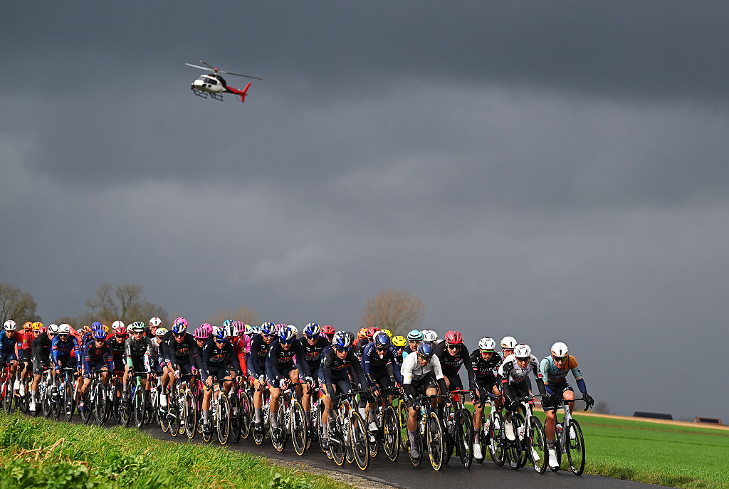 NIVONE, BELGIUM - FEBRUARY 28: A general view of the peloton competing during the 21st Omloop Het Nieuwsblad 2026, Men&amp;apos;s Elite a 207.2km one day race from Ghent to Ninove / #UCIWT / on February 28, 2026 in Ninove, Belgium. (Photo by Tim de Waele/Getty Images)