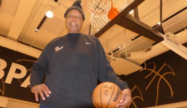 NBA old head Tom Hoover imparts wisdom to the new generation