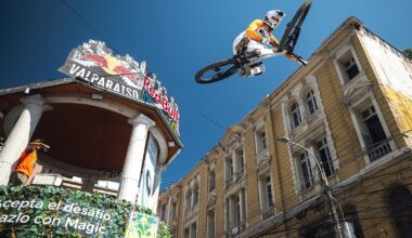 Urban downhill becomes a crash reel as Valparaíso bites back