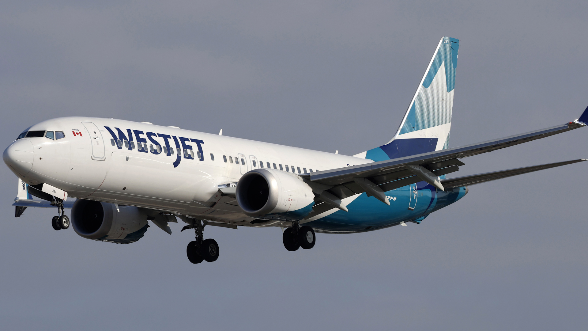 Click to play video: 'WestJet to reverse cramped seat configuration after widespread backlash'