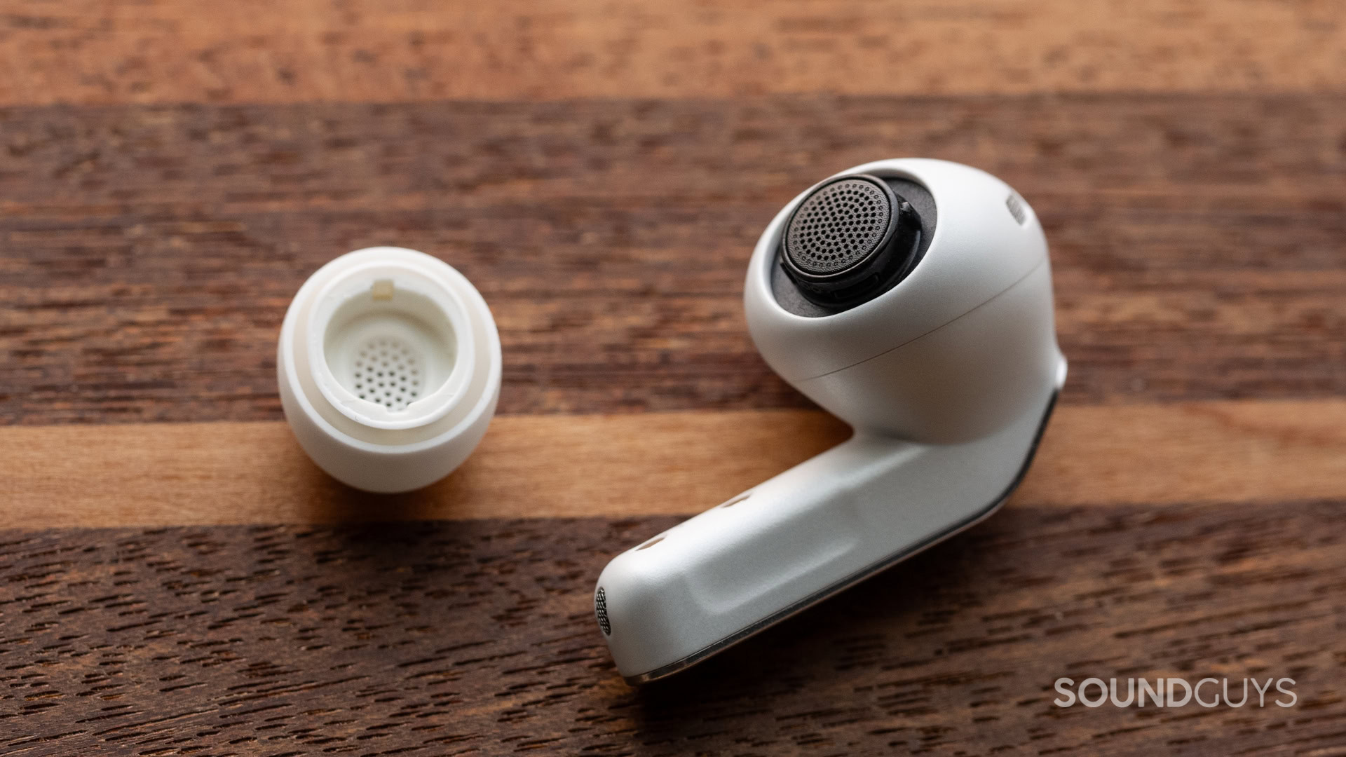 The Samsung Galaxy Buds 4 Pro come with detachable ear tips.