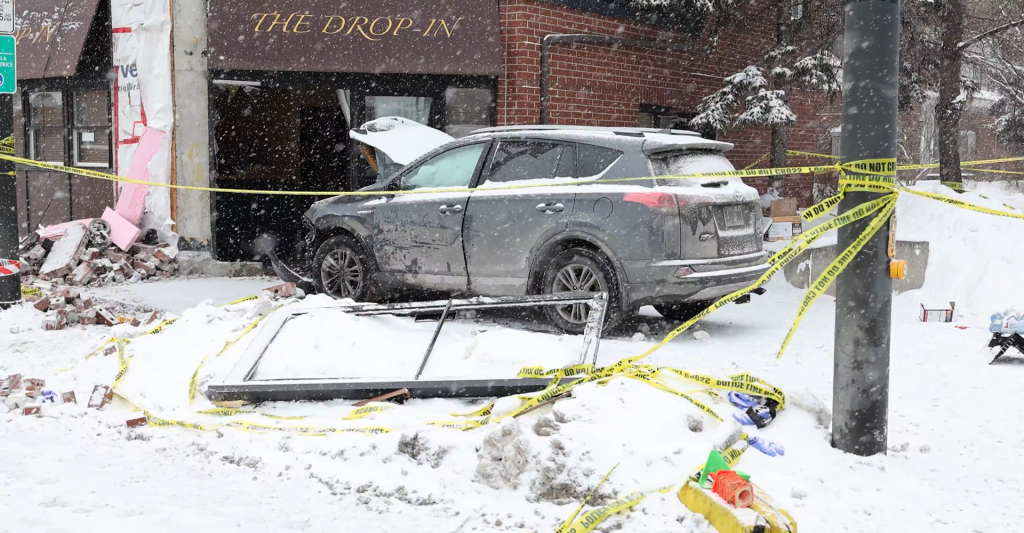 1 killed after vehicle crashes into people, building in Ottawa