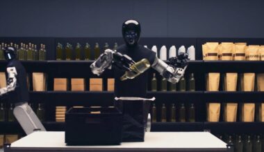 This Video of Hilariously Slow Robots Putting Olive Oil in a Bag Is Actually Pretty Impressive