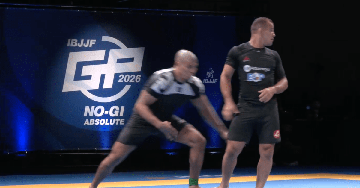 Oops! Victor Hugo takes down distracted Marinho, wins 2026 IBJJF No Gi Absolute GP title