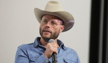 Grammy Nominee Dares Fellow Country Stars to Take on Trump