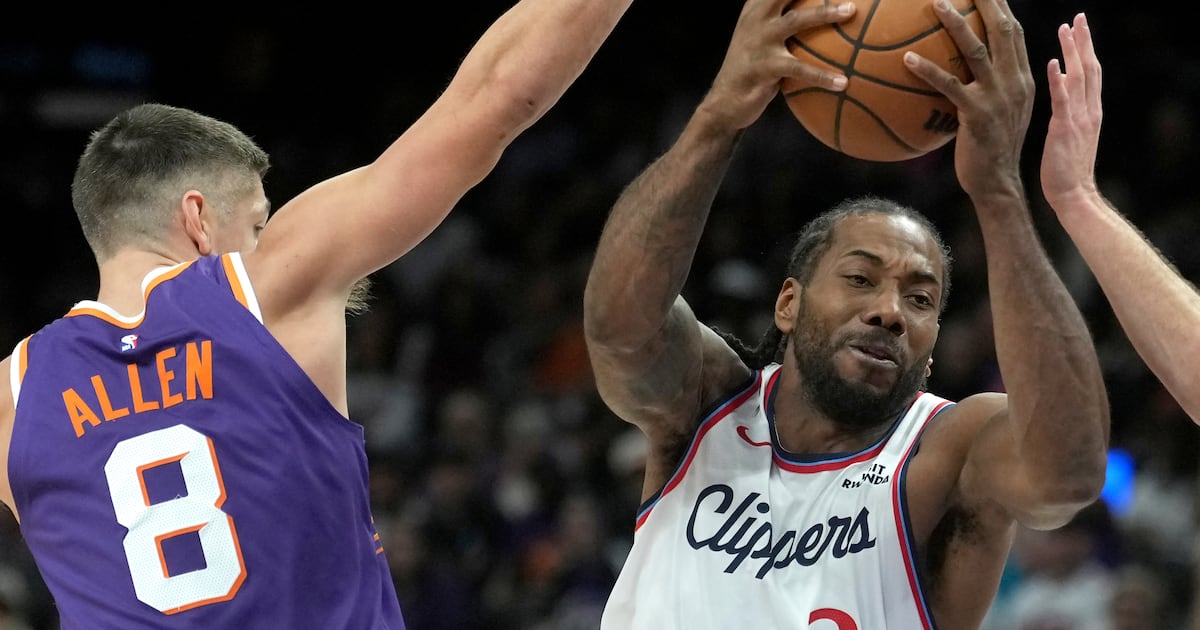 Kawhi Leonard scores 25 points, Los Angeles Clippers resume winning ways with rout of Phoenix Suns