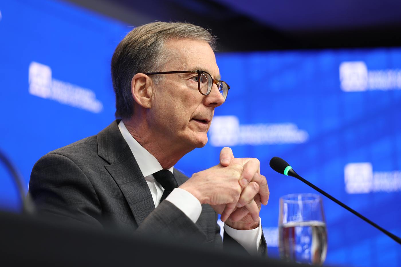 Bank of Canada blames U.S. policy for ‘resurgence in uncertainty’